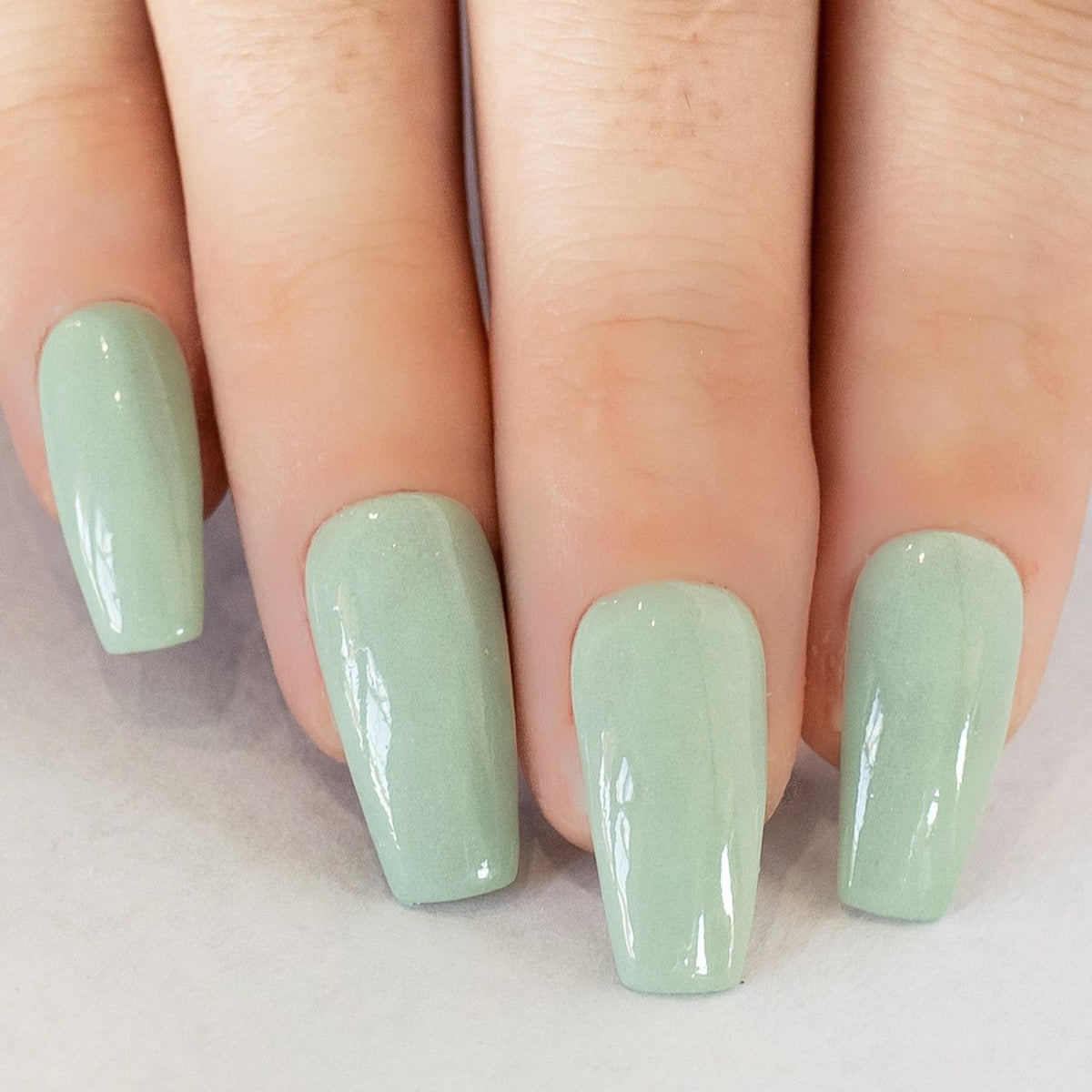 L'Oréal Infallible 2-in-1 nail polish duo, color + top coat, 45 Everlasting Peppermint, 2x5ml